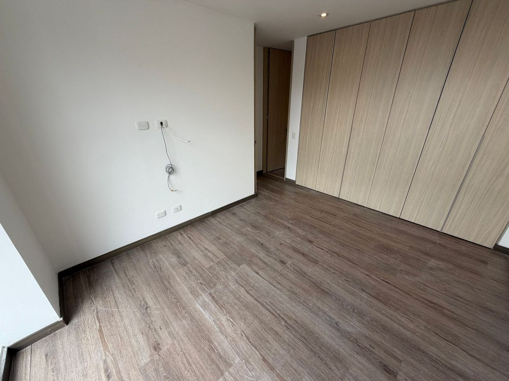 Apartamento de 3 alcobas en venta en Los Cedros Oriental, Bogotá, 93 m² · foto 11 de 17