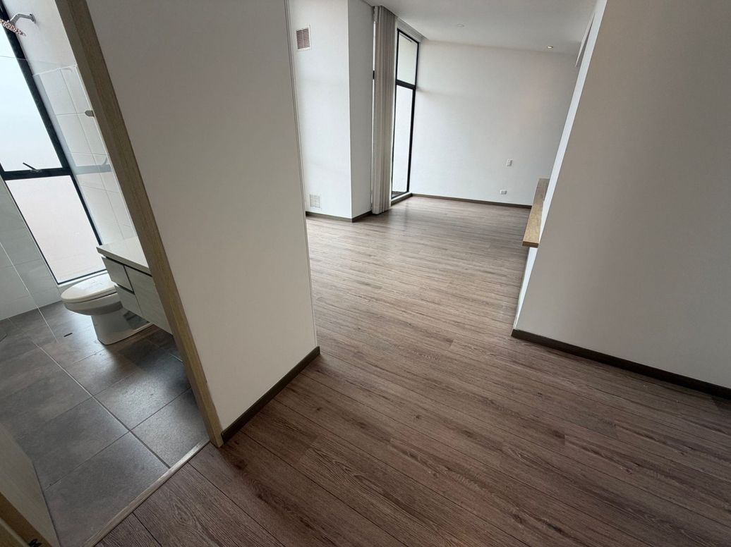 Apartamento de 3 alcobas en venta en Los Cedros Oriental, Bogotá, 93 m² · foto 5 de 17