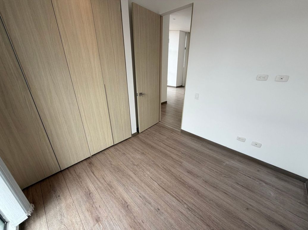 Apartamento de 3 alcobas en venta en Los Cedros Oriental, Bogotá, 93 m² · foto 16 de 17