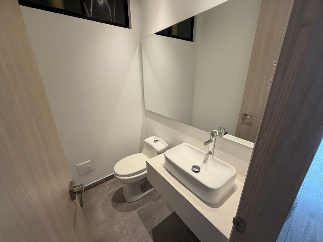 Apartamento de 3 alcobas en venta en Los Cedros Oriental, Bogotá, 93 m² · foto 2 de 17