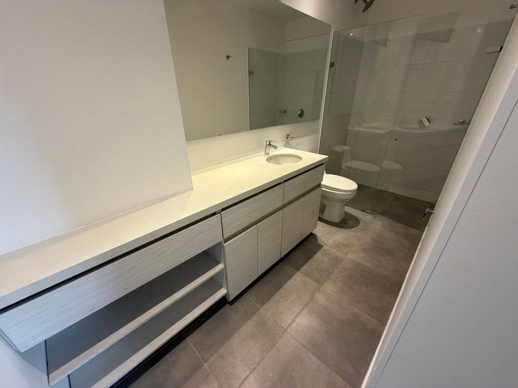 Apartamento de 3 alcobas en venta en Los Cedros Oriental, Bogotá, 93 m² · foto 9 de 17