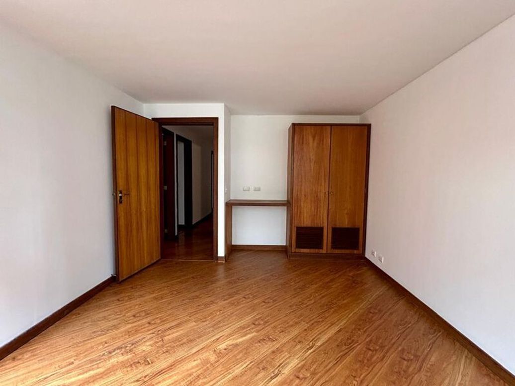 Apartamento de 4 alcobas en venta en El Nogal, Bogotá, 232 m² · foto 13 de 20