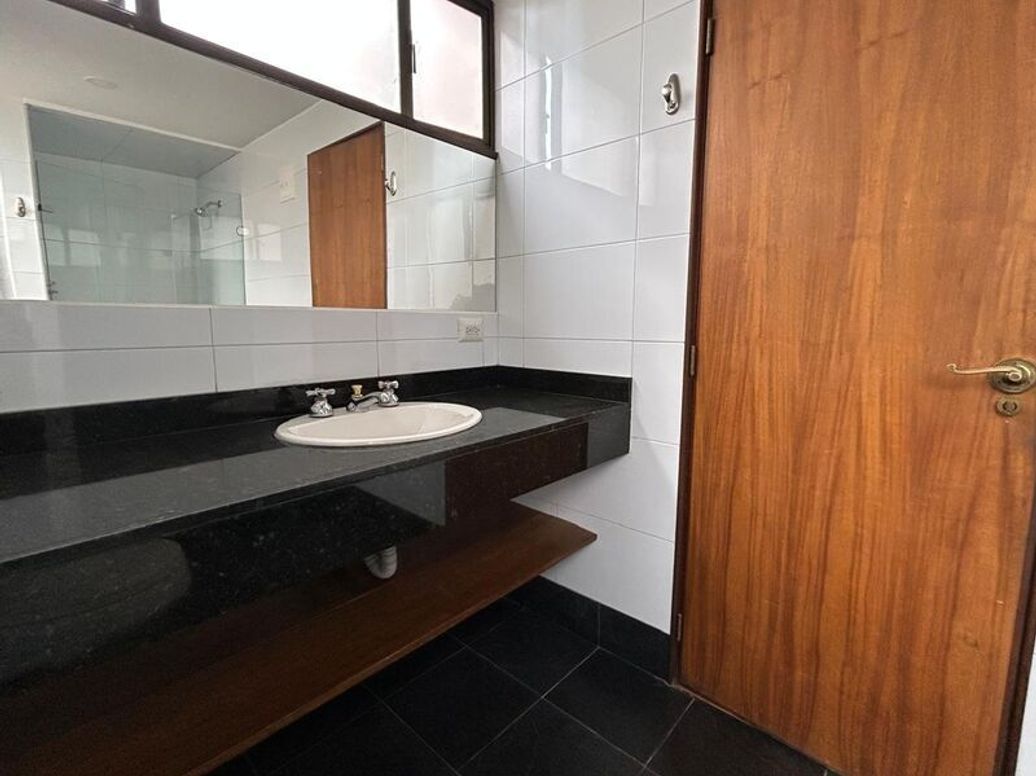Apartamento de 4 alcobas en venta en El Nogal, Bogotá, 232 m² · foto 15 de 20