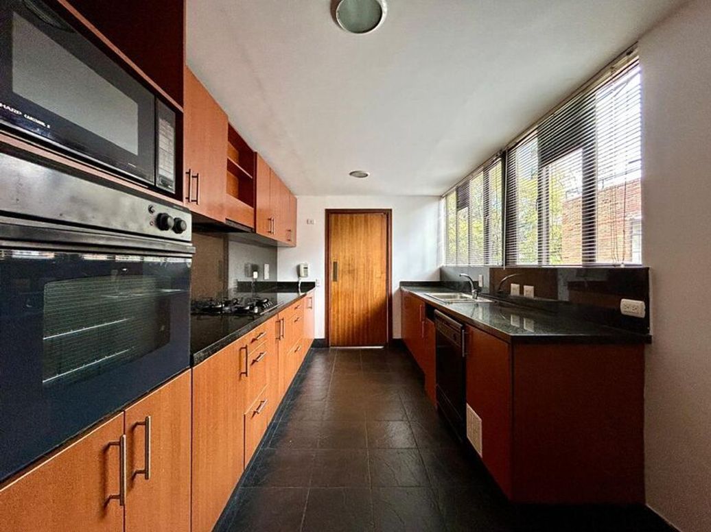 Apartamento de 4 alcobas en venta en El Nogal, Bogotá, 232 m² · foto 9 de 20