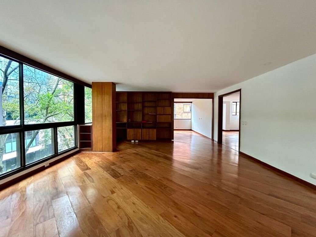 Apartamento de 4 alcobas en venta en El Nogal, Bogotá, 232 m² · foto 2 de 20