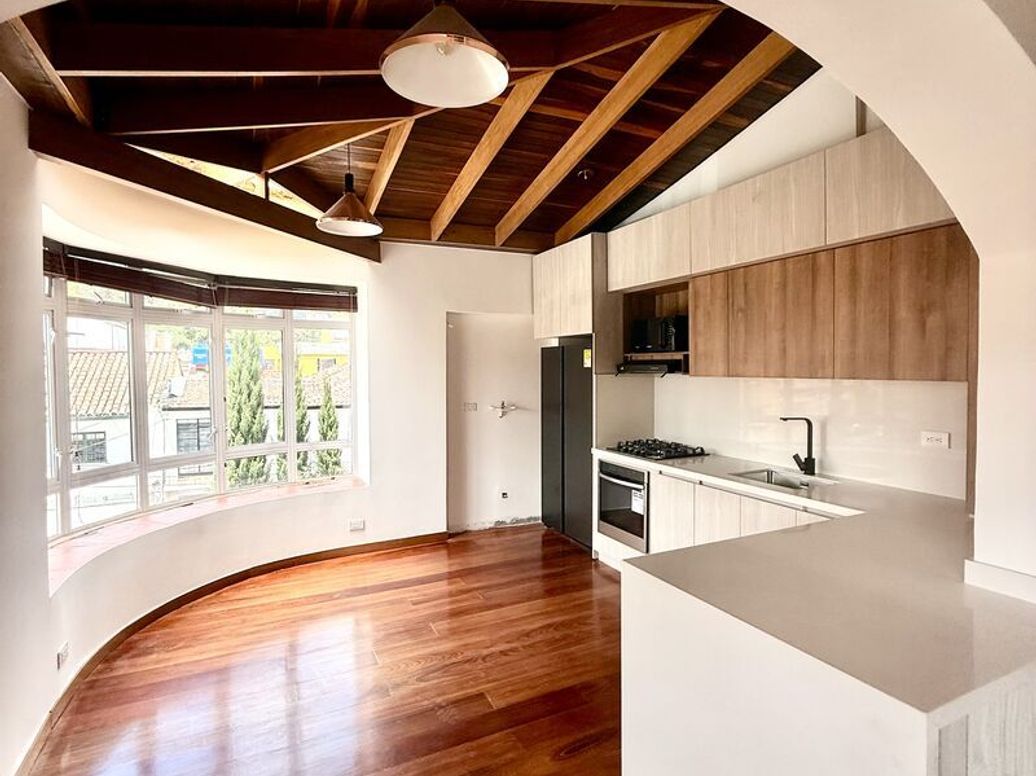 Apartamento de 3 alcobas en venta en Quinta Camacho, Bogotá, 123 m² · foto 3 de 14