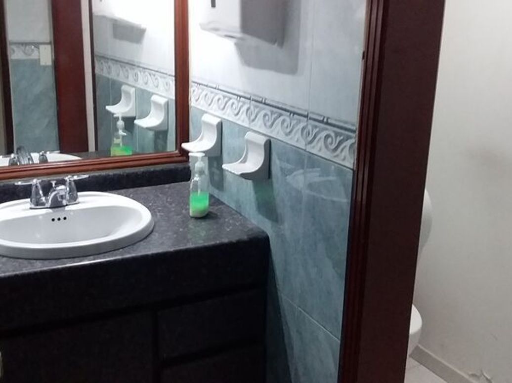 Casa de 6 alcobas en venta en Los Cedritos, Bogotá, 400 m² · foto 7 de 20