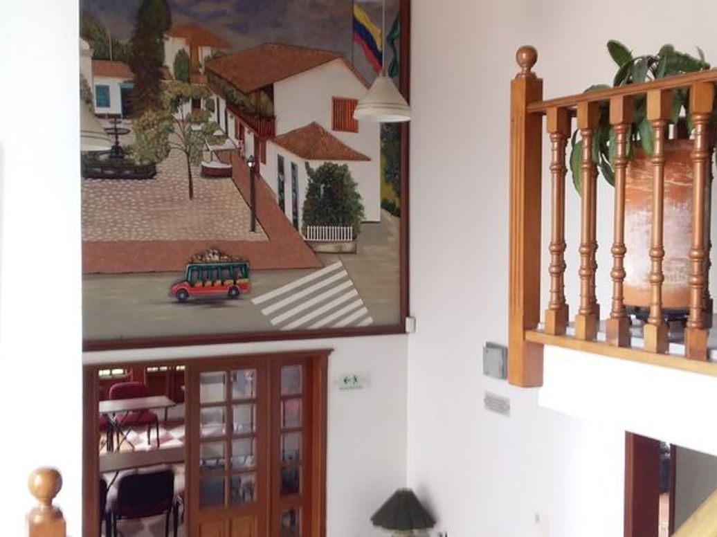 Casa de 6 alcobas en venta en Los Cedritos, Bogotá, 400 m² · foto 19 de 20