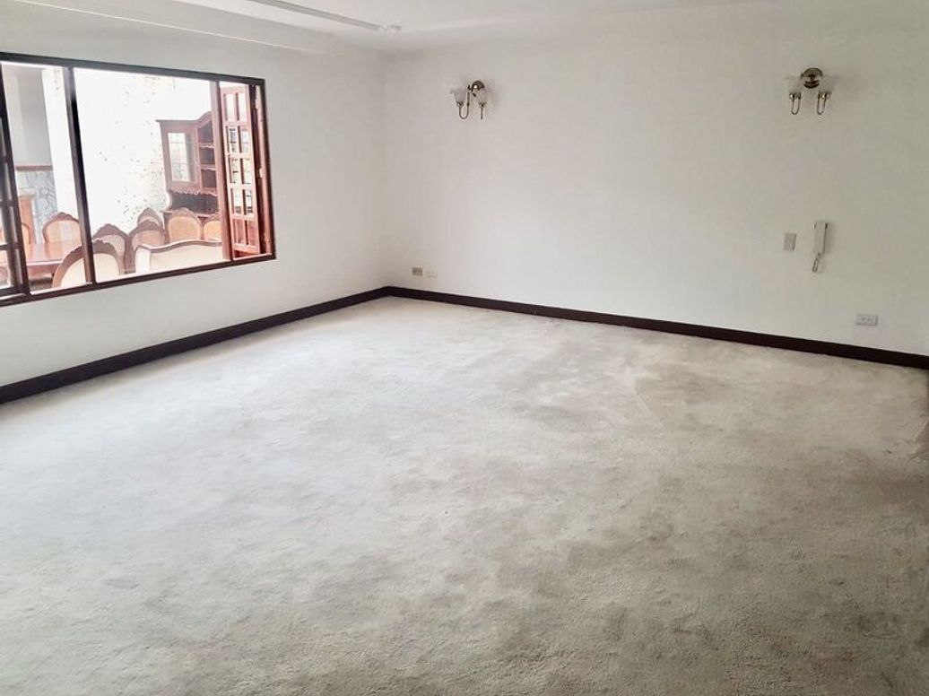Casa de 3 alcobas en venta en Cerros De Santa Barbara, Bogotá, 450 m² · foto 14 de 20