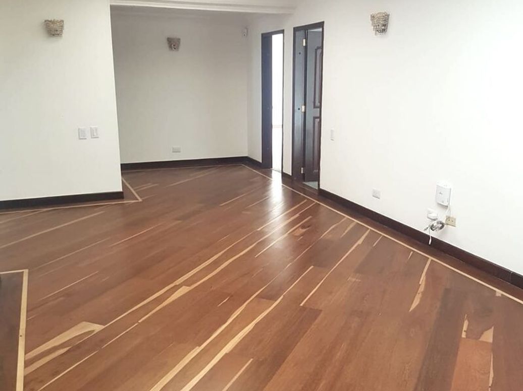 Casa de 3 alcobas en venta en Cerros De Santa Barbara, Bogotá, 450 m² · foto 7 de 20