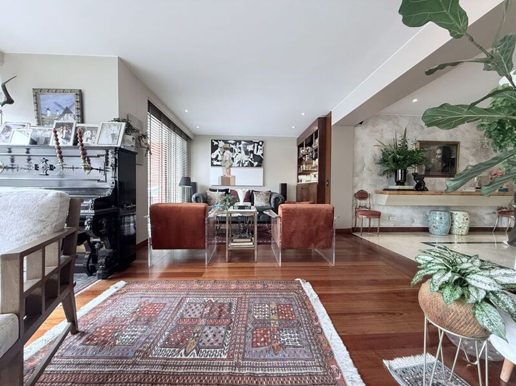 Apartamento de 3 alcobas en venta en Chico Norte Et. Iii, Bogotá, 227 m² · foto 2 de 20