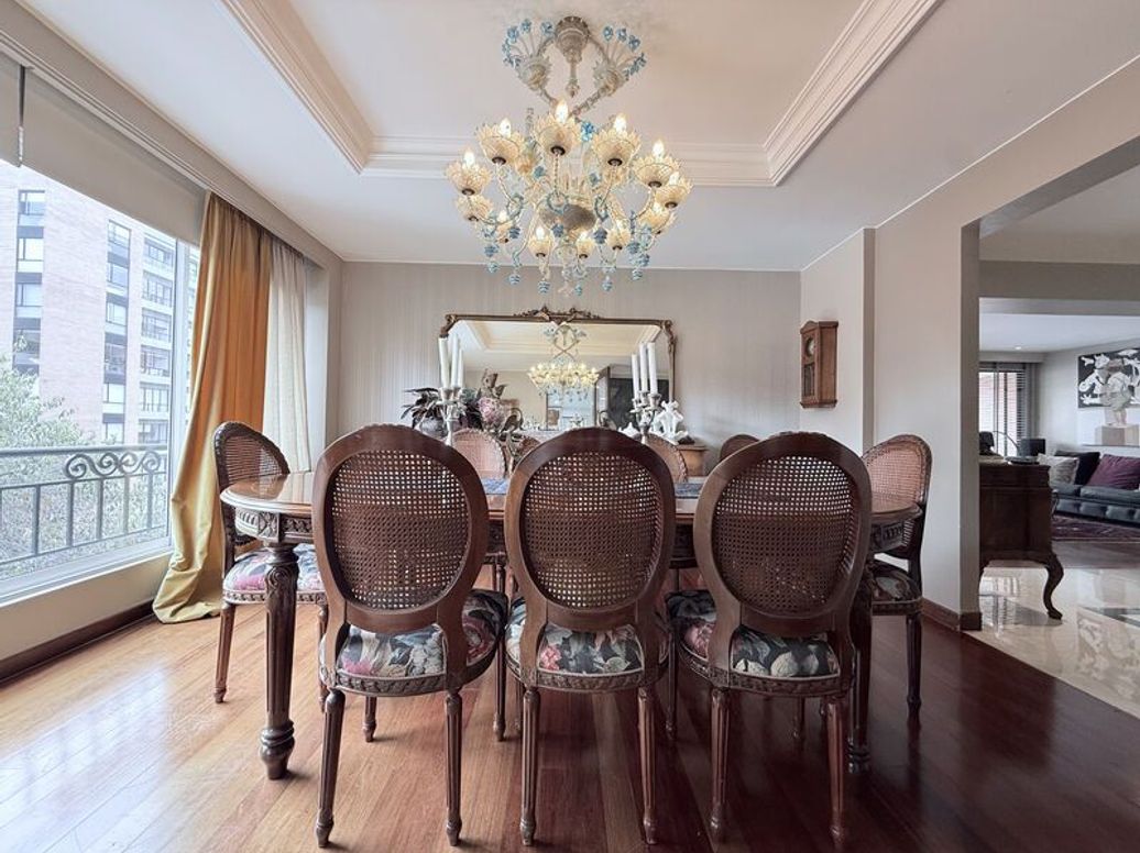 Apartamento de 3 alcobas en venta en Chico Norte Et. Iii, Bogotá, 227 m² · foto 4 de 20