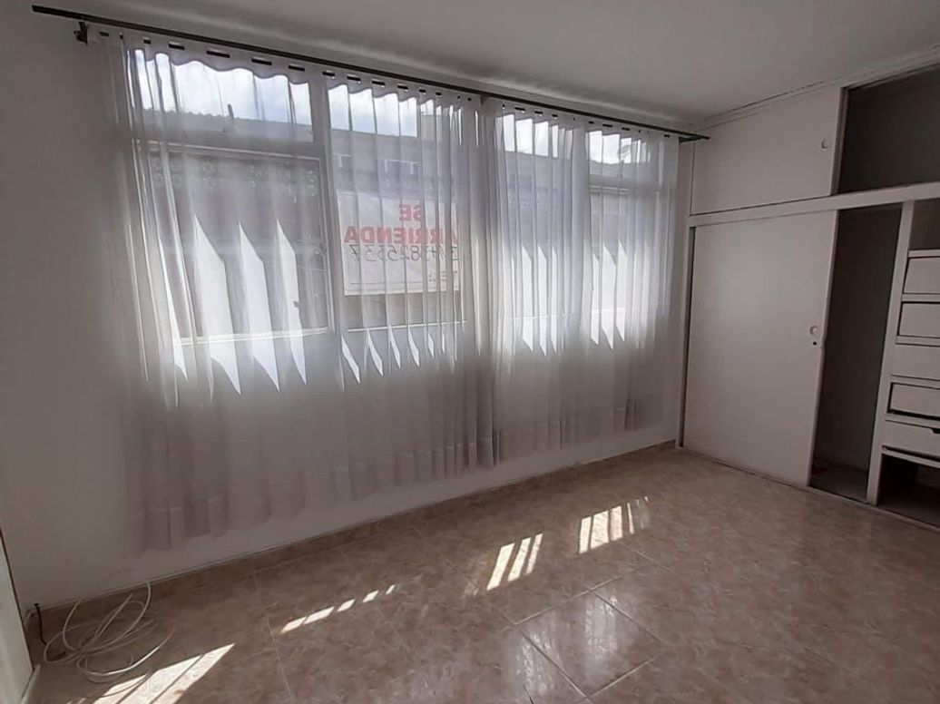 Apartamento de 4 alcobas en venta en El Recuerdo, Bogotá, 121 m² · foto 9 de 18