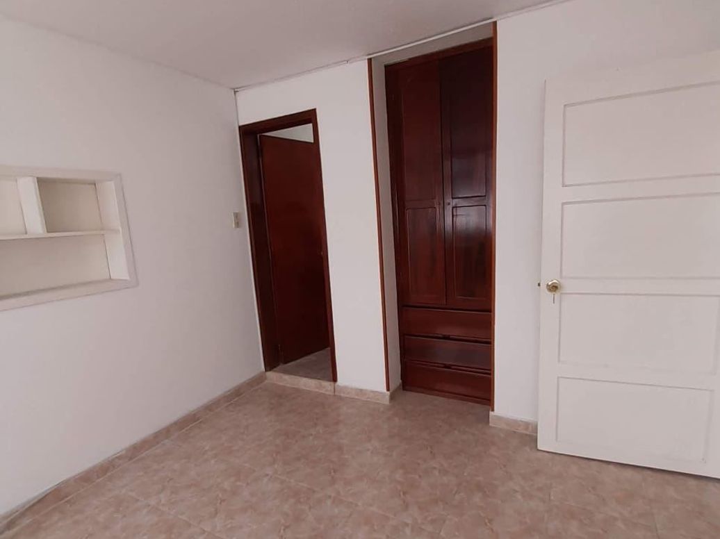 Apartamento de 4 alcobas en venta en El Recuerdo, Bogotá, 121 m² · foto 12 de 18