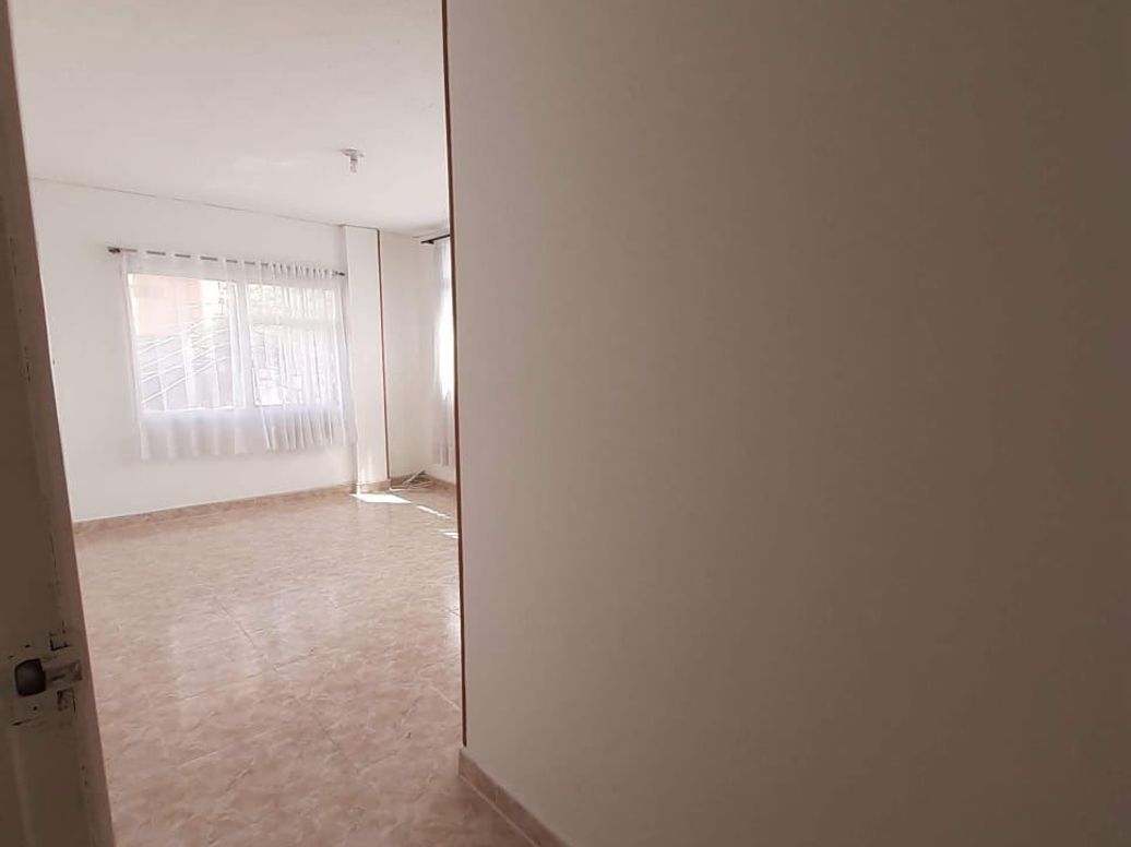 Apartamento de 4 alcobas en venta en El Recuerdo, Bogotá, 121 m² · foto 2 de 18