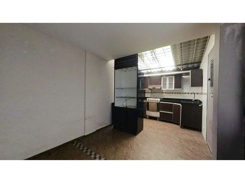 Casa de 5 alcobas en venta en Engativá, Bogotá, 136 m² · foto 4 de 10