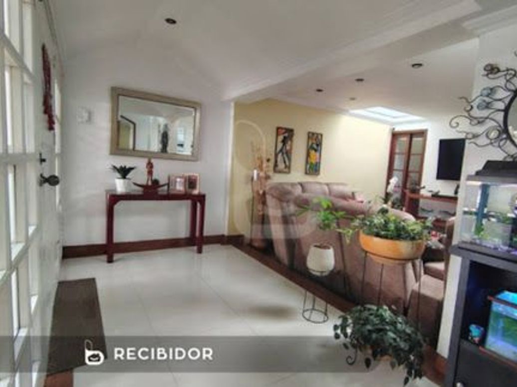 Casa de 3 alcobas en venta en El Recreo De Los Frailes, Bogotá, 257 m² · foto 3 de 17