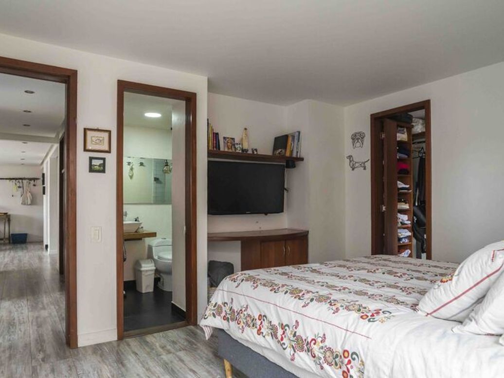Apartamento de 3 alcobas en venta en Cedritos, Bogotá, 89 m² · foto 3 de 17
