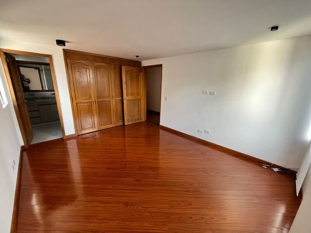 Apartamento de 3 alcobas en arriendo en San Patricio, Bogotá, 134 m² · foto 6 de 12