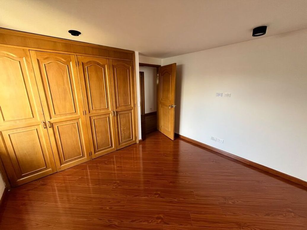 Apartamento de 3 alcobas en arriendo en San Patricio, Bogotá, 134 m² · foto 7 de 12