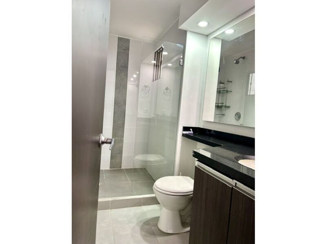 Apartamento de 3 alcobas en venta en Modelia Occidental, Bogotá, 108 m² · foto 6 de 20