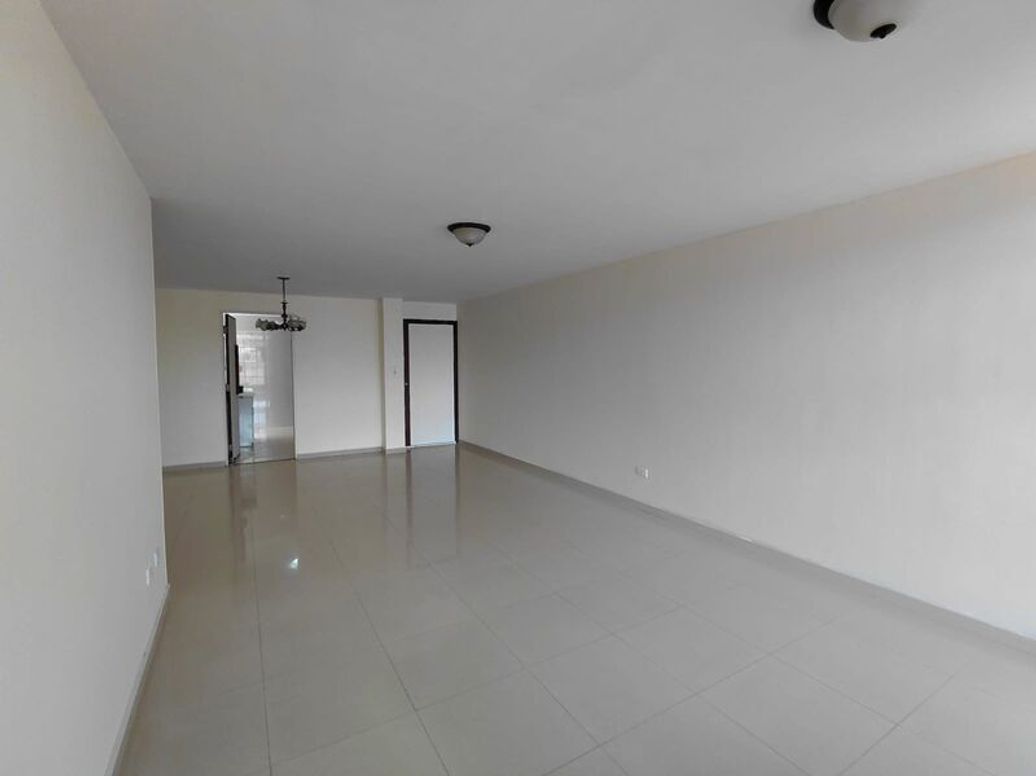 Apartamento de 3 alcobas en venta en Mónaco, Bogotá, 111 m² · foto 2 de 20