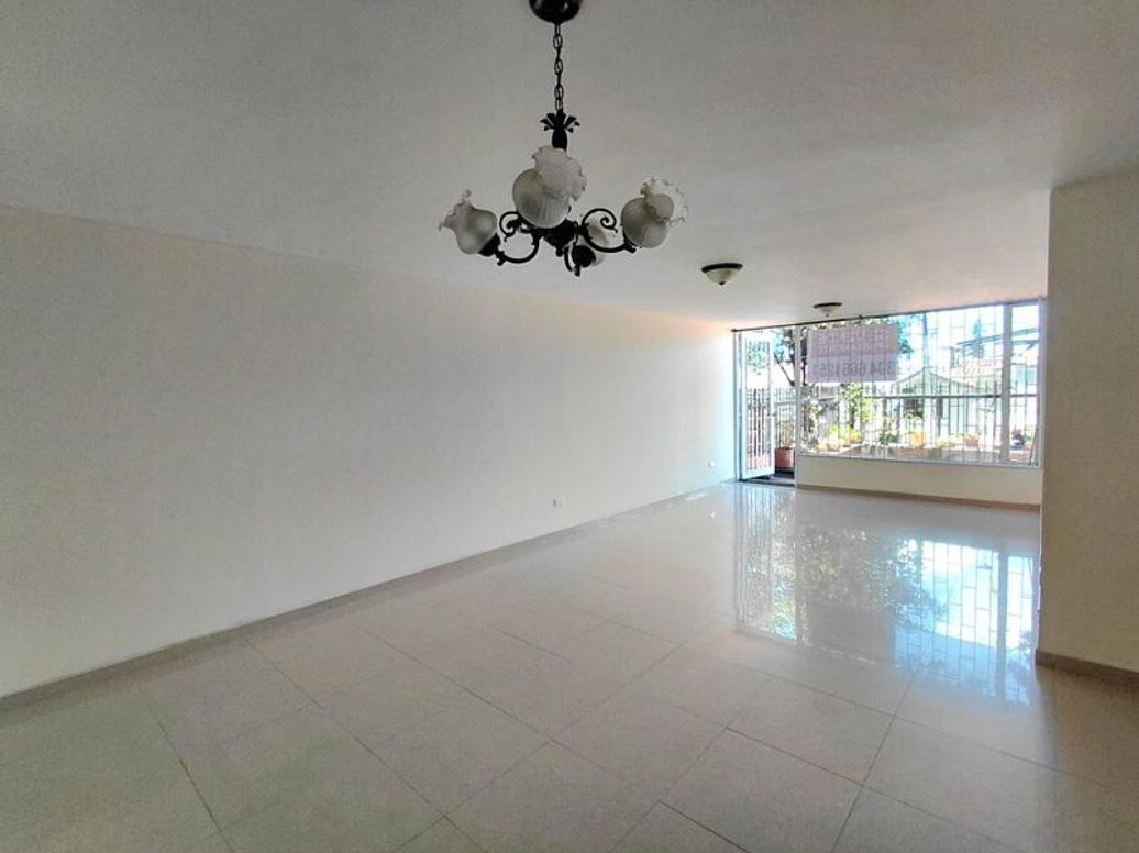 Apartamento de 3 alcobas en venta en Mónaco, Bogotá, 111 m² · foto 3 de 20