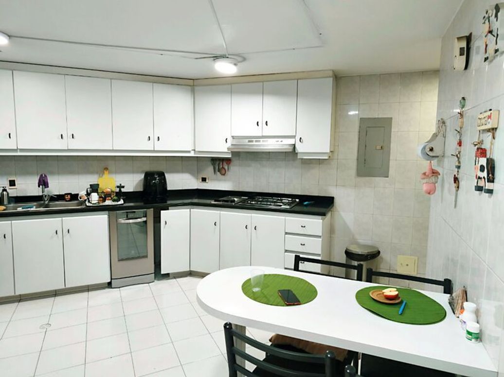 Apartamento de 3 alcobas en venta en Niza Norte, Bogotá, 230 m² · foto 6 de 20