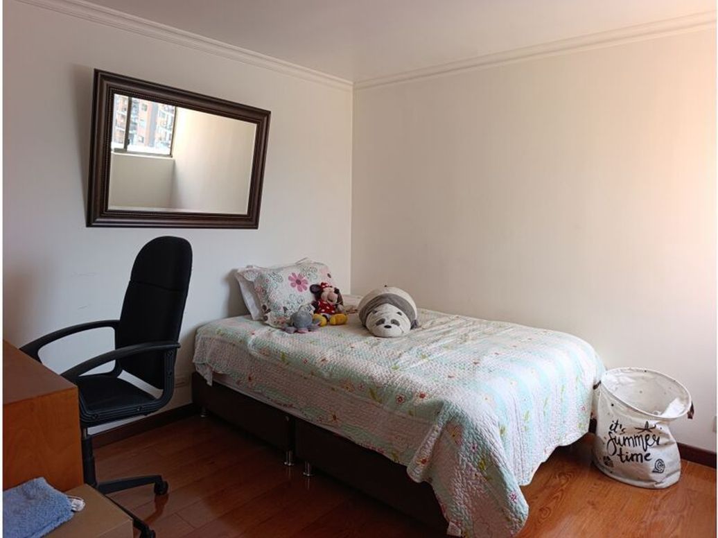 Apartamento de 4 alcobas en venta en Cr. Loira Real, Bogotá, 138 m² · foto 13 de 20