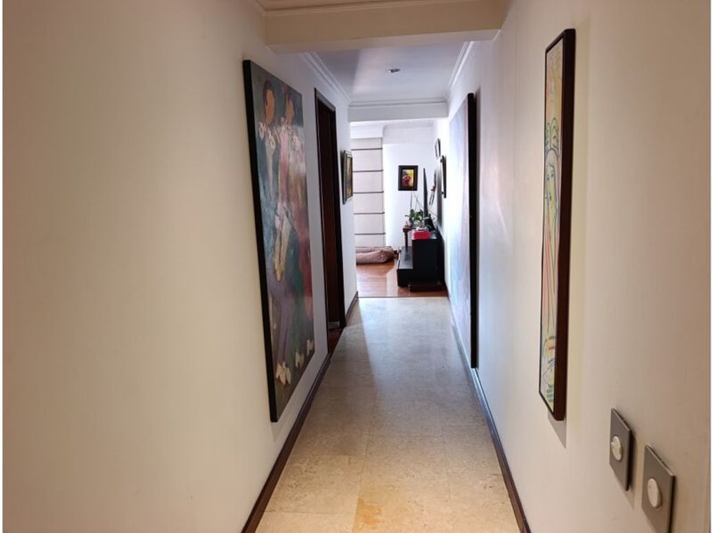 Apartamento de 4 alcobas en venta en Cr. Loira Real, Bogotá, 138 m² · foto 5 de 20