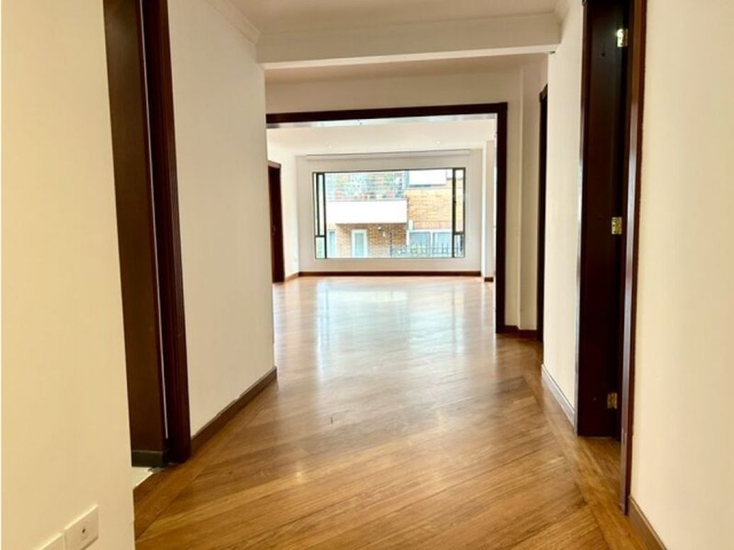 Apartamento de 3 alcobas en venta en Chicó Norte, Bogotá, 221 m² · foto 2 de 20