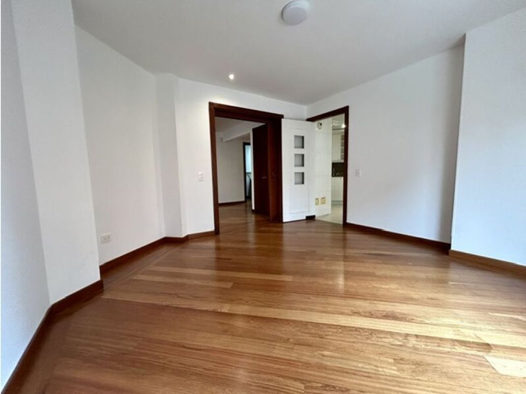 Apartamento de 3 alcobas en venta en Chicó Norte, Bogotá, 221 m² · foto 14 de 20