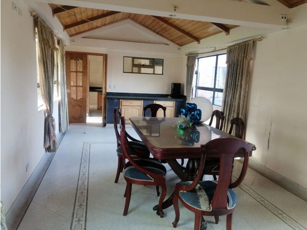 Casa de 6 alcobas en venta en Niza Norte, Bogotá, 450 m² · foto 4 de 20