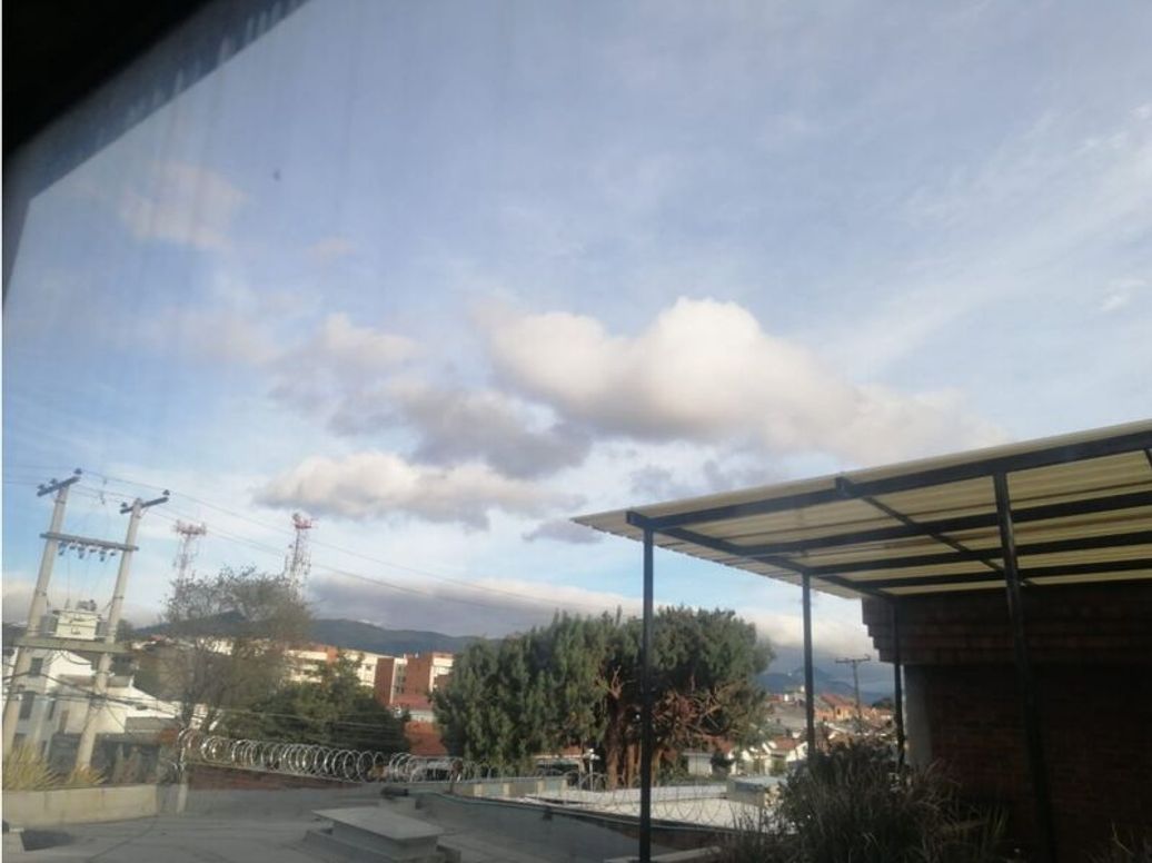 Casa de 6 alcobas en venta en Niza Norte, Bogotá, 450 m² · foto 3 de 20