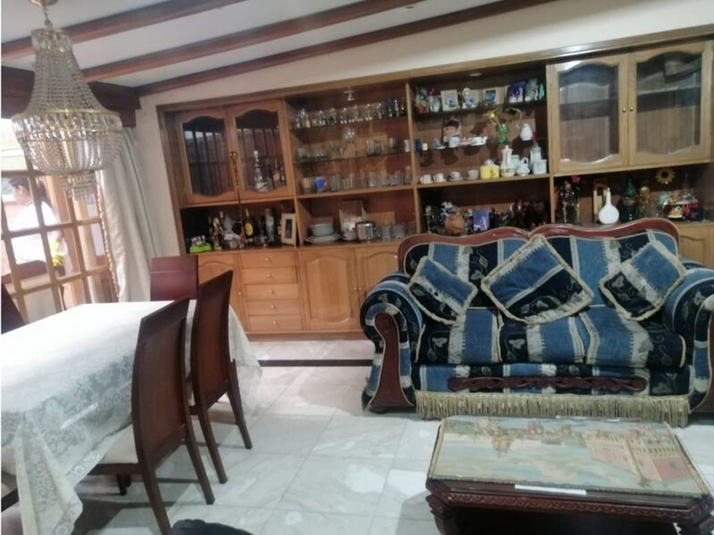 Casa de 6 alcobas en venta en Niza Norte, Bogotá, 450 m² · foto 2 de 20