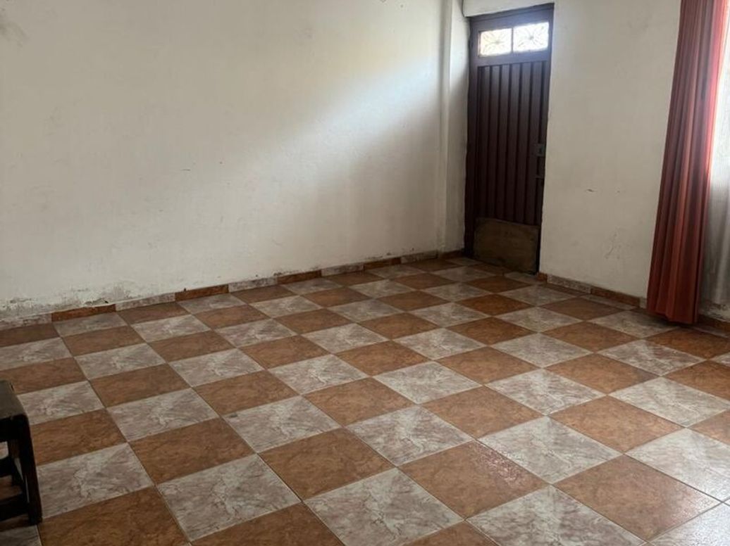 Casa de 9 alcobas en venta en La Ronda, Bogotá, 240 m² · foto 12 de 18