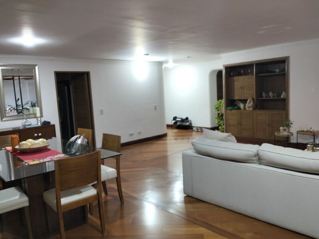 Apartamento de 3 alcobas en venta en San Patricio, Bogotá, 160 m² · foto 4 de 20