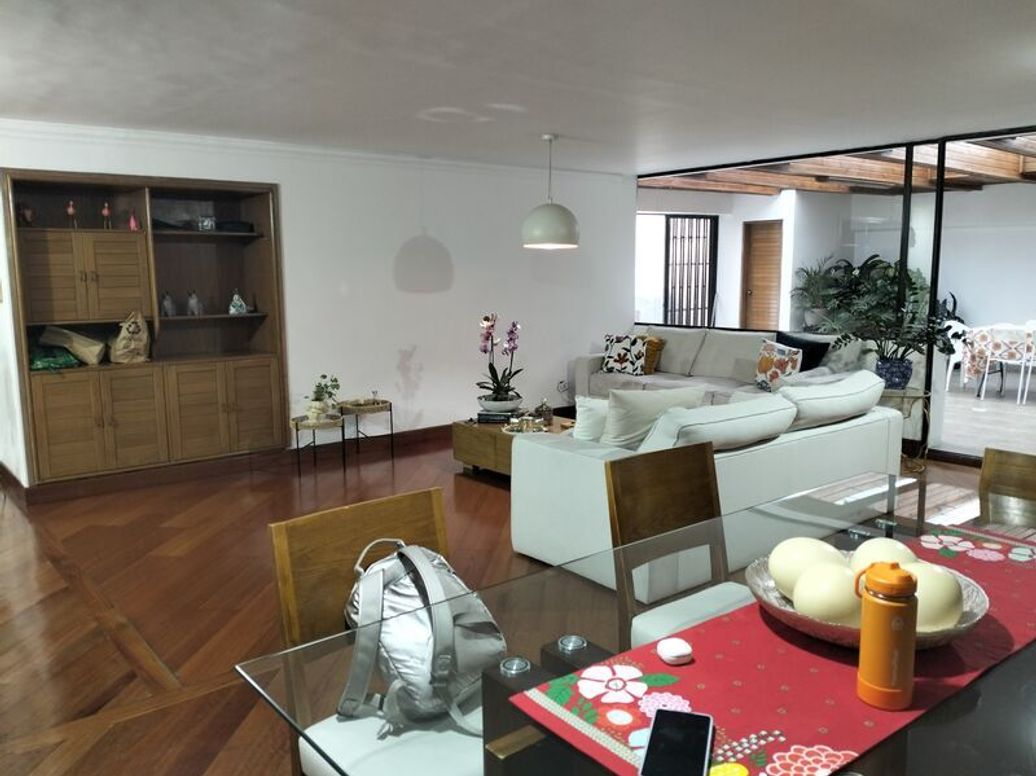 Apartamento de 3 alcobas en venta en San Patricio, Bogotá, 160 m² · foto 2 de 20