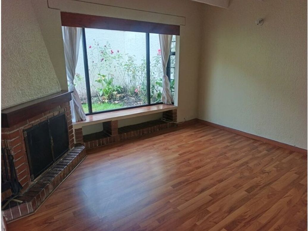 Casa de 3 alcobas en venta en Estrella Del Norte, Bogotá, 164 m² · foto 2 de 20