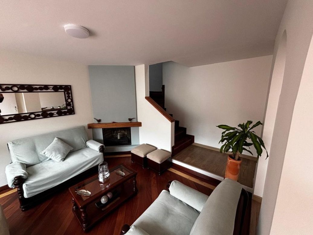 Casa de 3 alcobas en venta en Cedro Salazar, Bogotá, 156 m² · foto 3 de 16