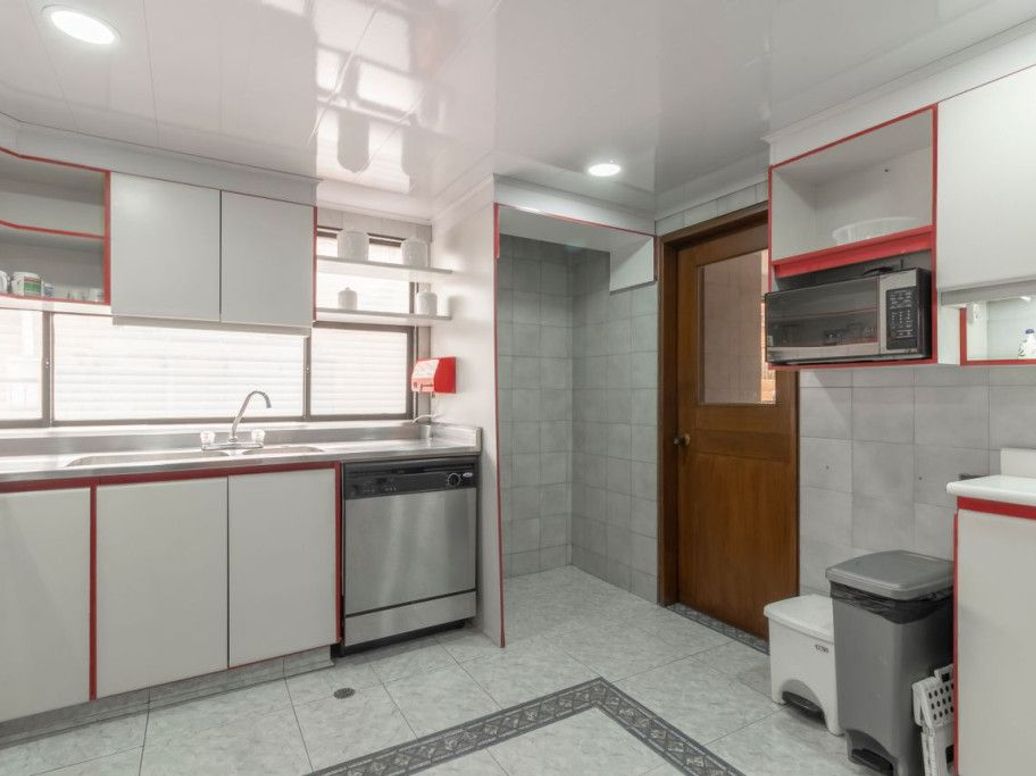 Apartamento de 3 alcobas en venta en Chico, Bogotá, 270 m² · foto 6 de 20