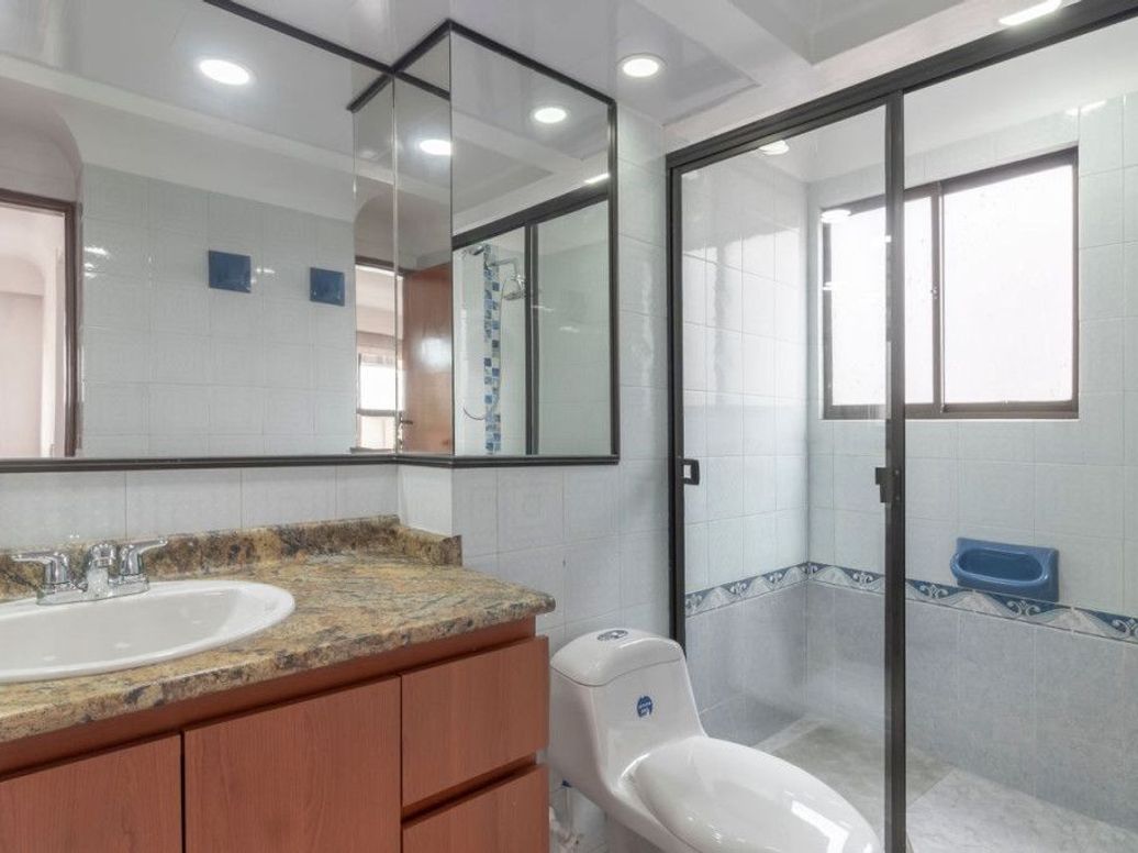 Apartamento de 3 alcobas en venta en Chico, Bogotá, 270 m² · foto 13 de 20