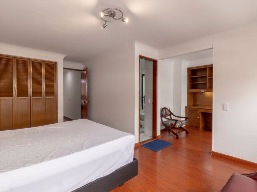 Apartamento de 3 alcobas en venta en Chico, Bogotá, 270 m² · foto 11 de 20