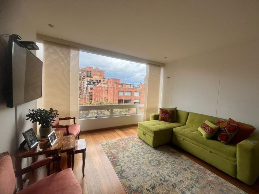 Apartamento de 3 alcobas en venta en La Carolina, Bogotá, 136 m² · foto 5 de 9