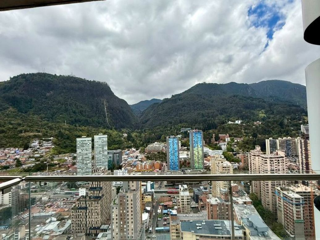 Apartaestudio en venta en Las Nieves, Bogotá, 56 m² · foto 3 de 11