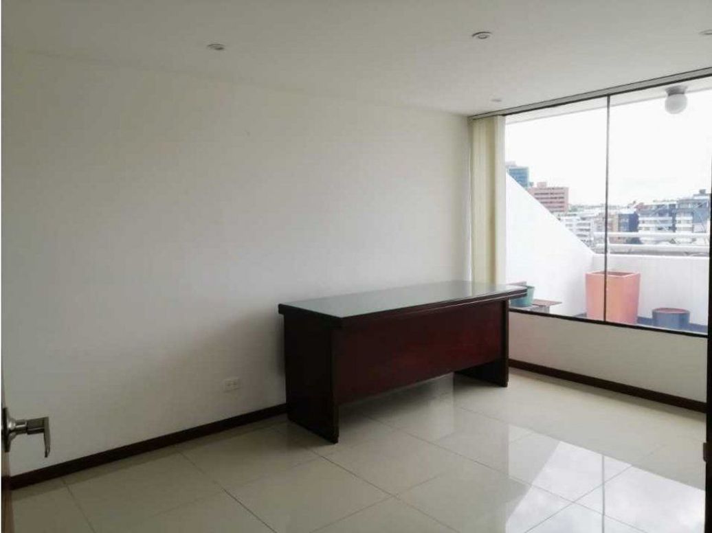 Apartamento de 3 alcobas en venta en Chico, Bogotá, 125 m² · foto 13 de 20