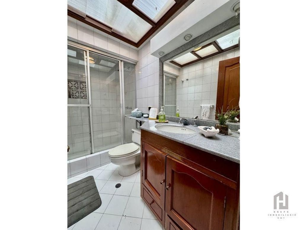 Casa de 4 alcobas en venta en San Patricio, Bogotá, 225 m² · foto 17 de 19