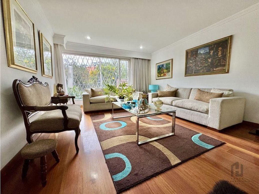 Casa de 4 alcobas en venta en San Patricio, Bogotá, 225 m² · foto 2 de 19