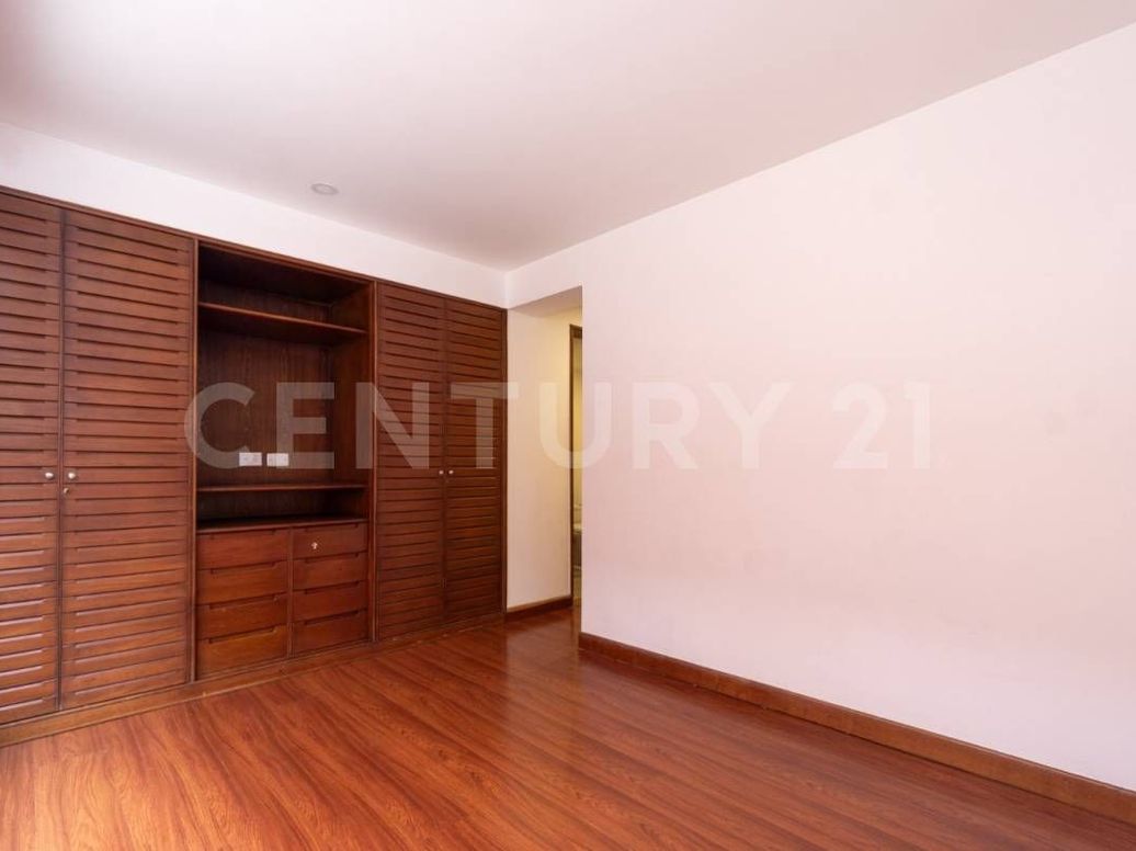 Apartamento de 2 alcobas en venta en Chico Navarra, Bogotá, 95 m² · foto 12 de 14