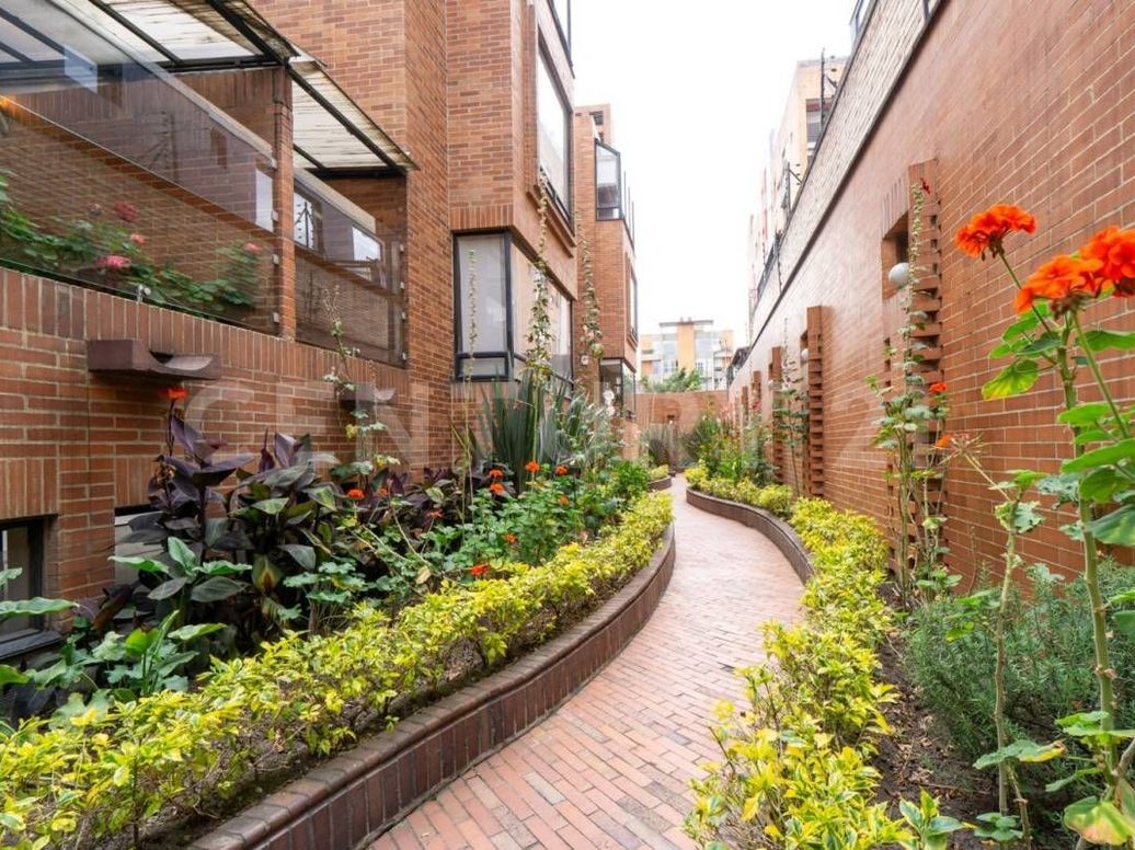 Apartamento de 2 alcobas en venta en Chico Navarra, Bogotá, 95 m² · foto 14 de 14
